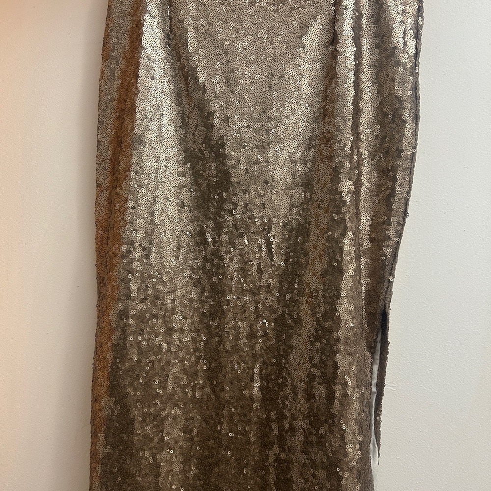Elegant Sequin Maxi Skirt in Gold